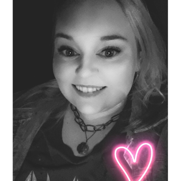 Meet your Posher, Kristin - Picture 4 of 4